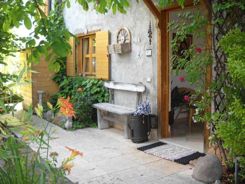 B&B Artemia เตรนโต ภายนอก รูปภาพ